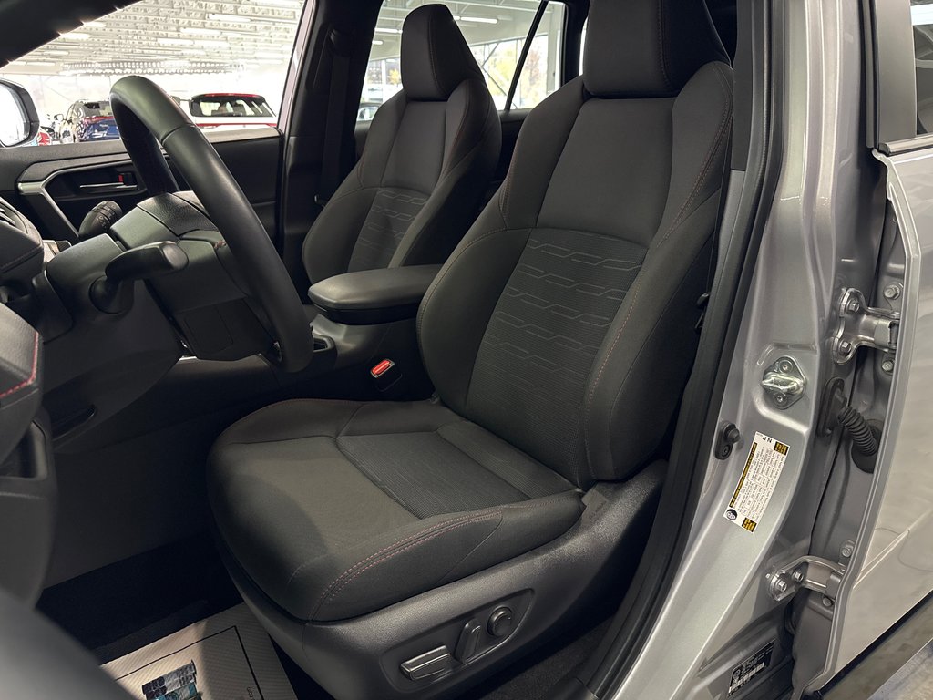2024 Toyota RAV4 Prime SE in Saint-Jean-Sur-Richelieu, Quebec - 12 - w1024h768px