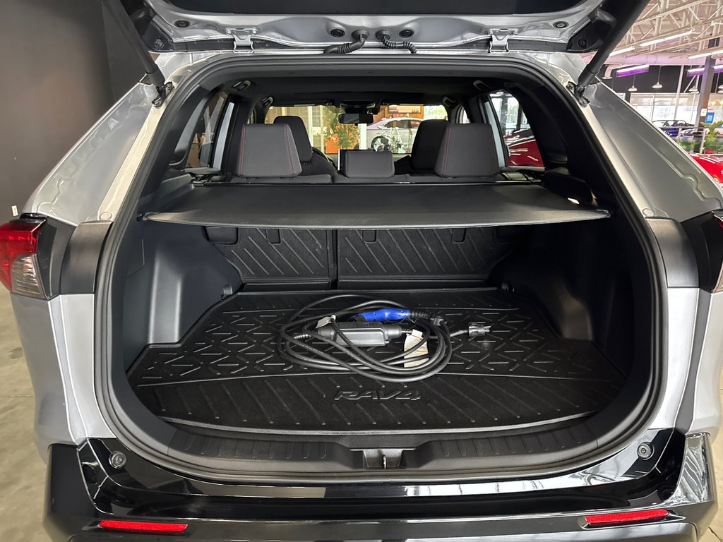 2024 Toyota RAV4 Prime SE in Saint-Jean-Sur-Richelieu, Quebec - 12 - w1024h768px