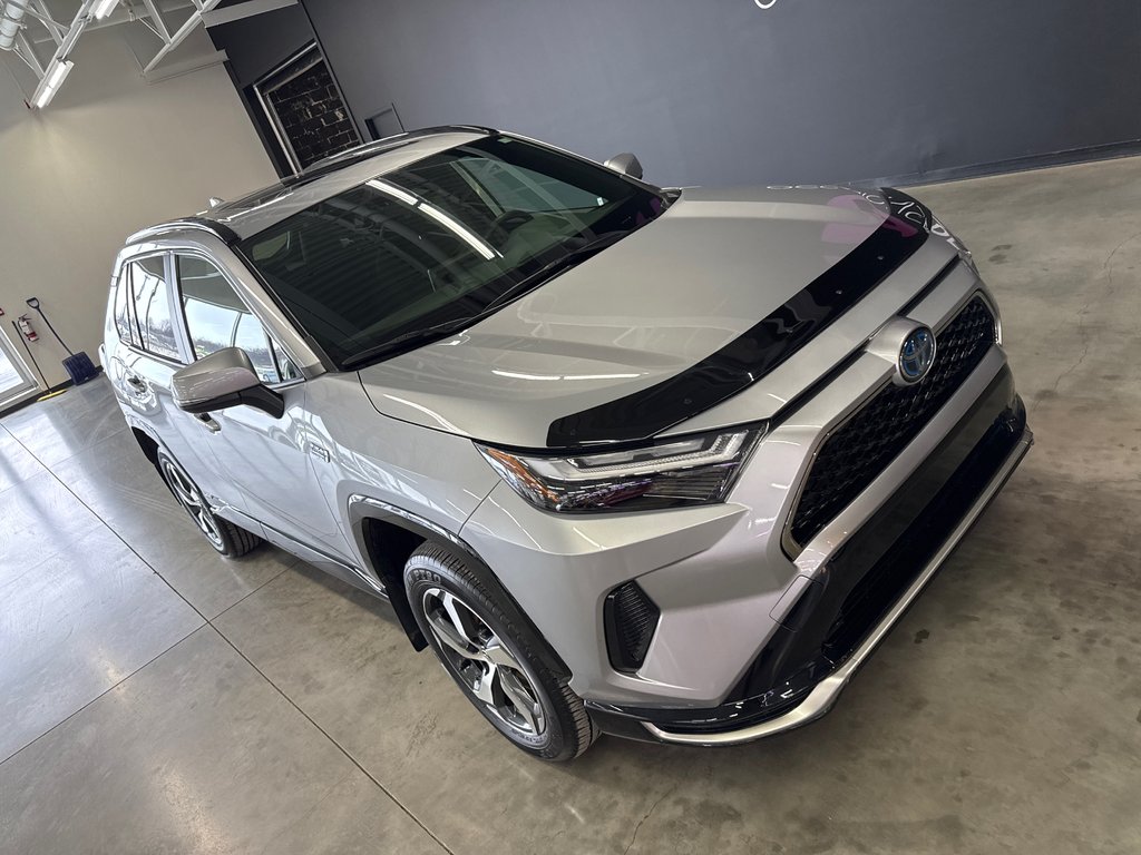 2024 Toyota RAV4 Prime SE in Saint-Jean-Sur-Richelieu, Quebec - 2 - w1024h768px