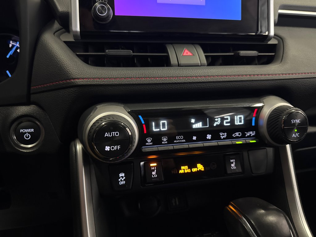 2024 Toyota RAV4 Prime SE in Saint-Jean-Sur-Richelieu, Quebec - 25 - w1024h768px