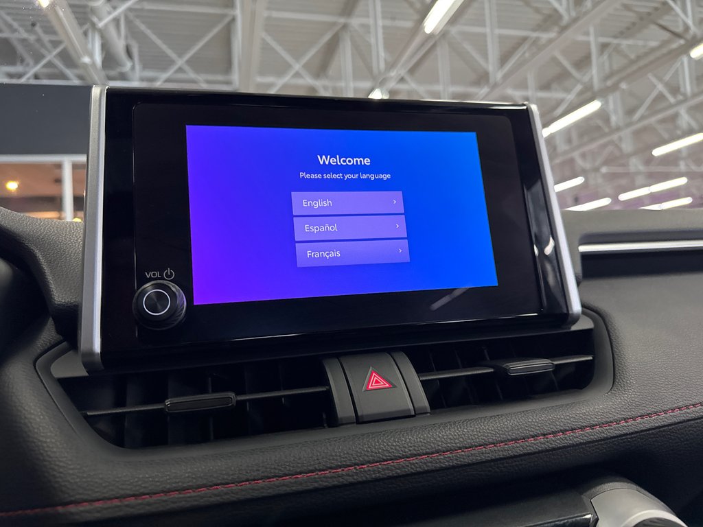 2024 Toyota RAV4 Prime SE in Saint-Jean-Sur-Richelieu, Quebec - 24 - w1024h768px