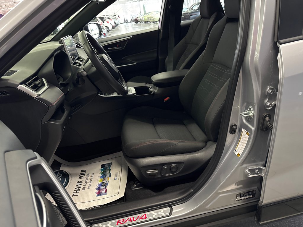 2024 Toyota RAV4 Prime SE in Saint-Jean-Sur-Richelieu, Quebec - 14 - w1024h768px