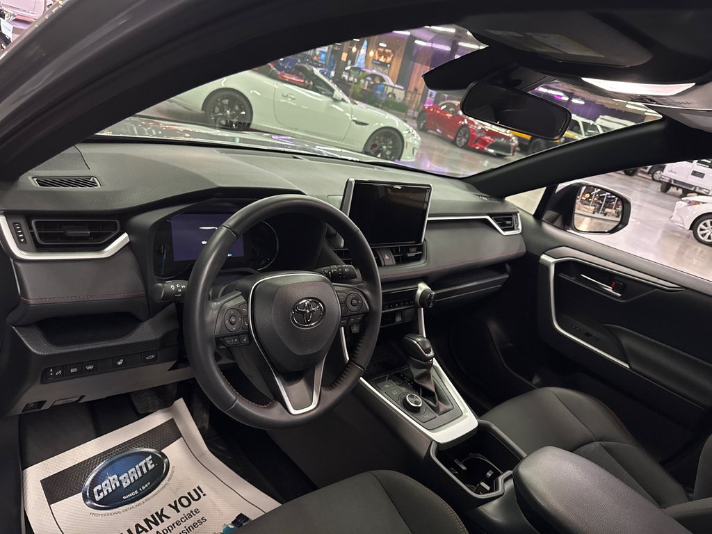 Toyota RAV4 Prime SE 2024 à Saint-Jean-Sur-Richelieu, Québec - 12 - w1024h768px