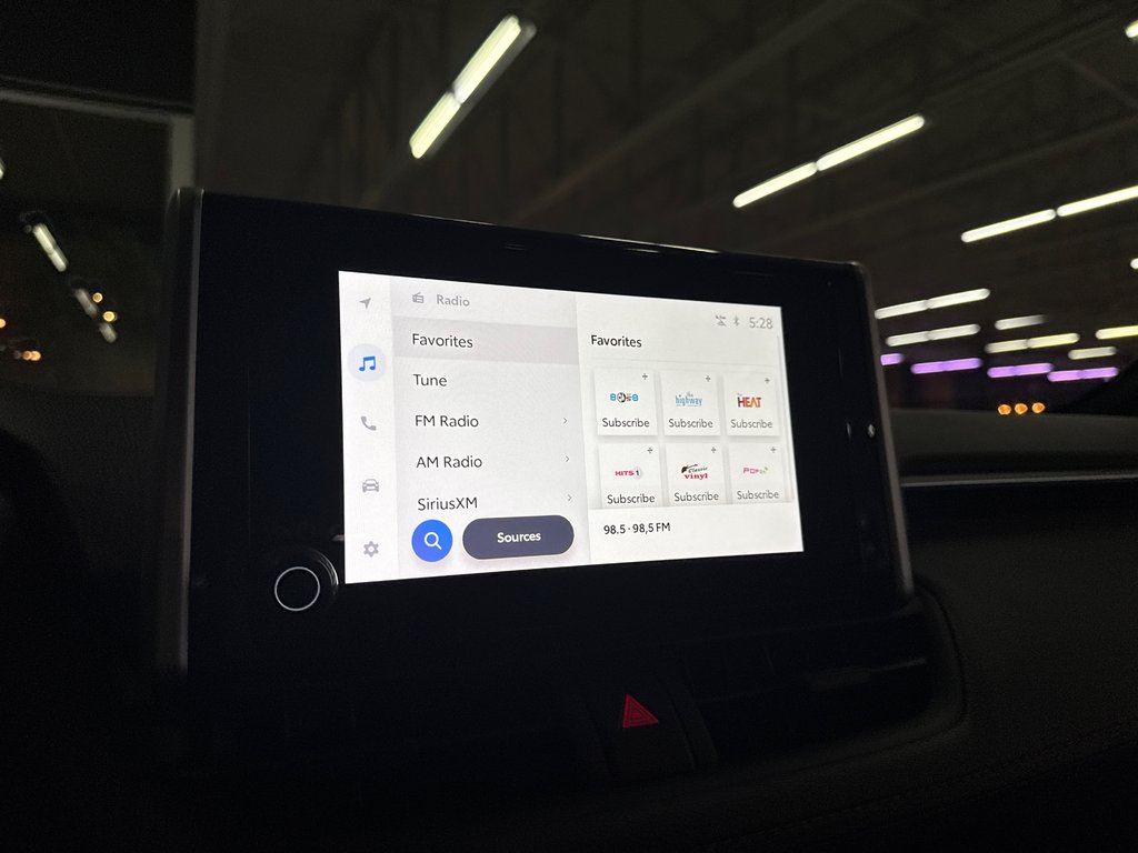 Toyota RAV4 Prime SE 2024 à Saint-Jean-Sur-Richelieu, Québec - 22 - w1024h768px