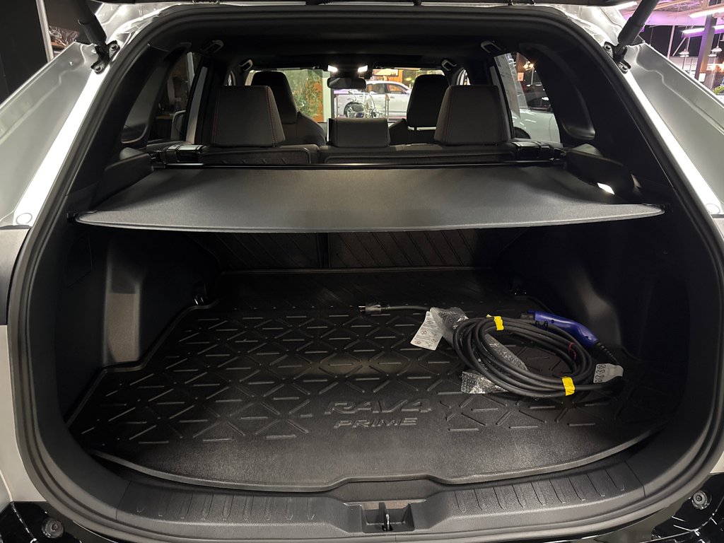 Toyota RAV4 Prime SE 2024 à Saint-Jean-Sur-Richelieu, Québec - 9 - w1024h768px