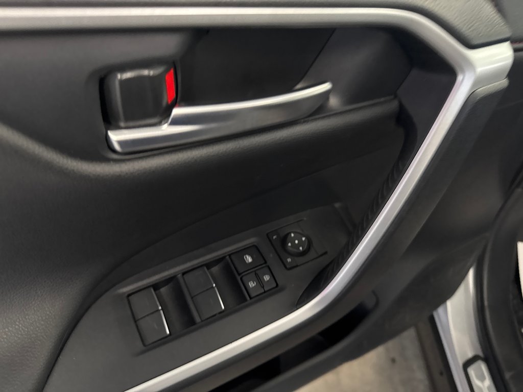 2024 Toyota RAV4 Prime XSE in Saint-Jean-Sur-Richelieu, Quebec - 16 - w1024h768px