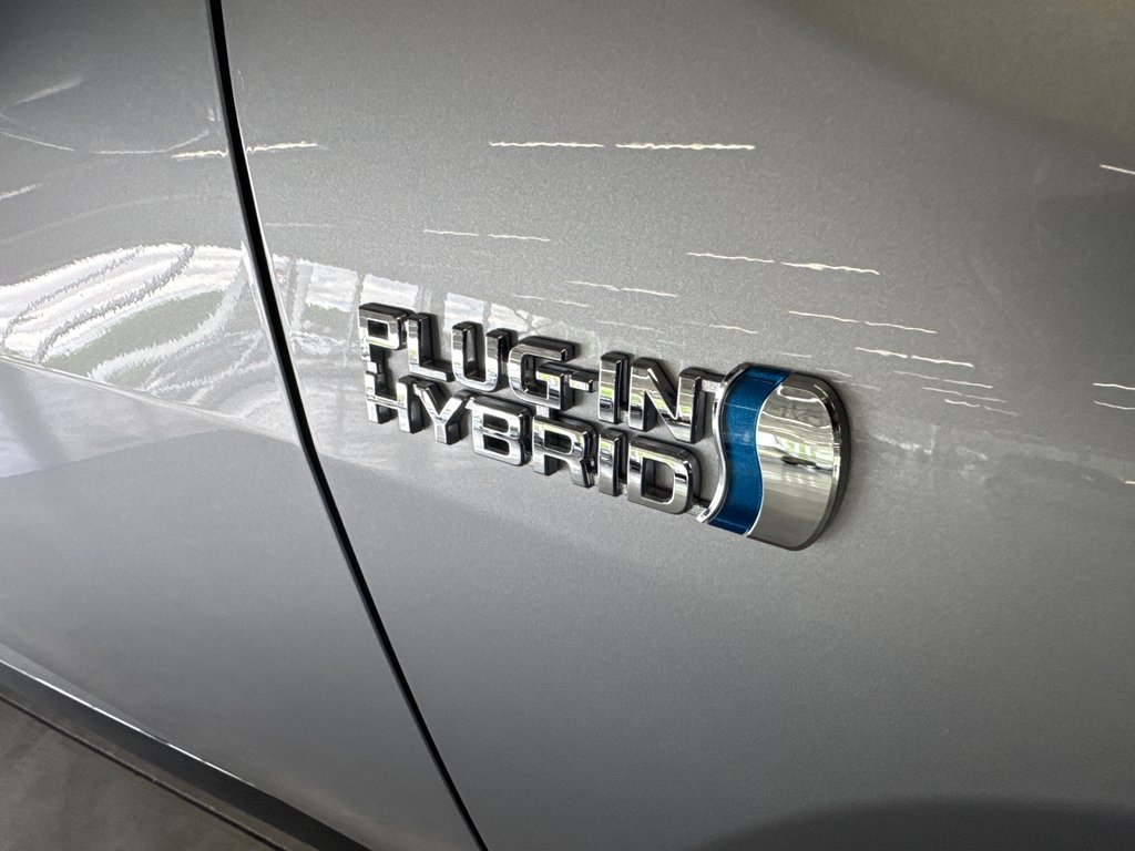 2024 Toyota RAV4 Prime XSE in Saint-Jean-Sur-Richelieu, Quebec - 4 - w1024h768px