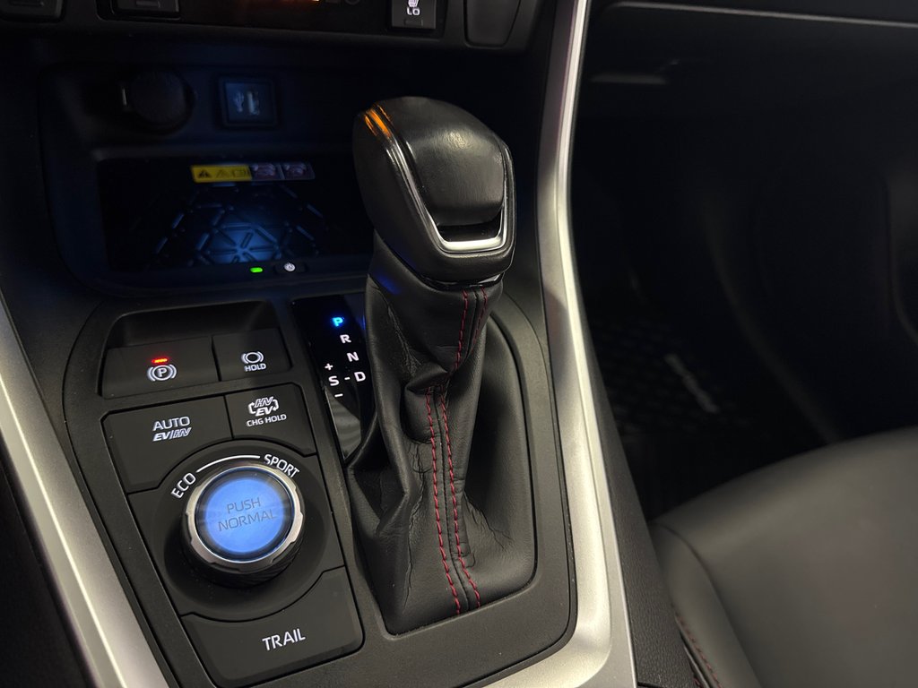 2024 Toyota RAV4 Prime XSE in Saint-Jean-Sur-Richelieu, Quebec - 21 - w1024h768px