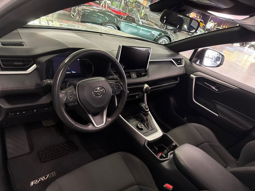 Toyota RAV4 Prime SE 2024 à Saint-Jean-Sur-Richelieu, Québec - 14 - w1024h768px