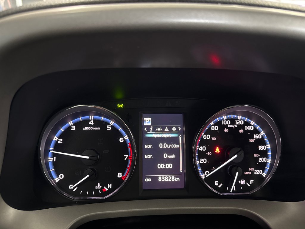 2018 Toyota RAV4 LE in Saint-Jean-Sur-Richelieu, Quebec - 12 - w1024h768px