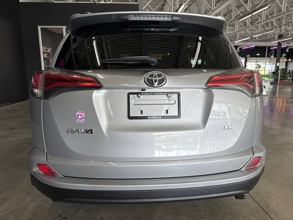 2018 Toyota RAV4 LE in Saint-Jean-Sur-Richelieu, Quebec - 5 - w1024h768px