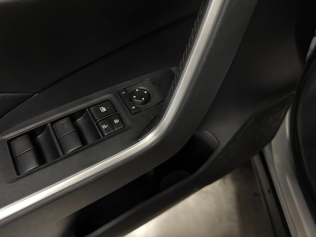 Toyota RAV4 LE 2019 à Saint-Jean-Sur-Richelieu, Québec - 12 - w1024h768px