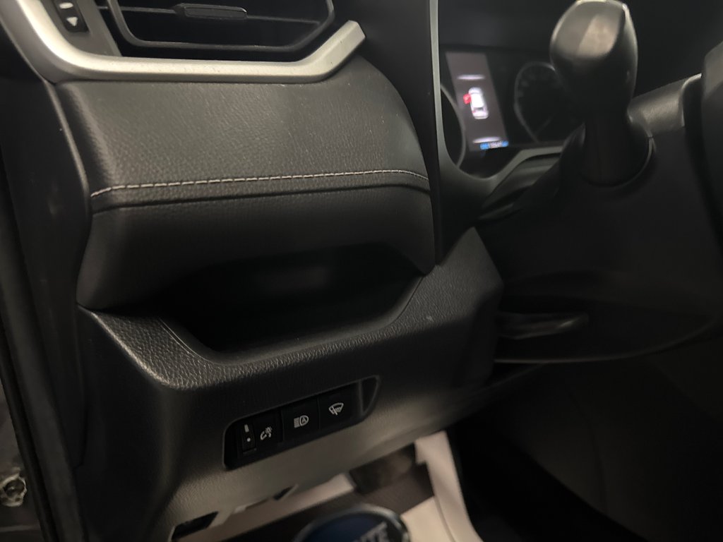 2020 Toyota RAV4 Hybrid LE in Saint-Jean-Sur-Richelieu, Quebec - 15 - w1024h768px