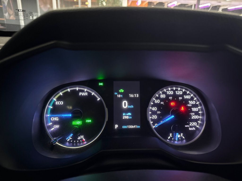 2020 Toyota RAV4 Hybrid LE in Saint-Jean-Sur-Richelieu, Quebec - 18 - w1024h768px