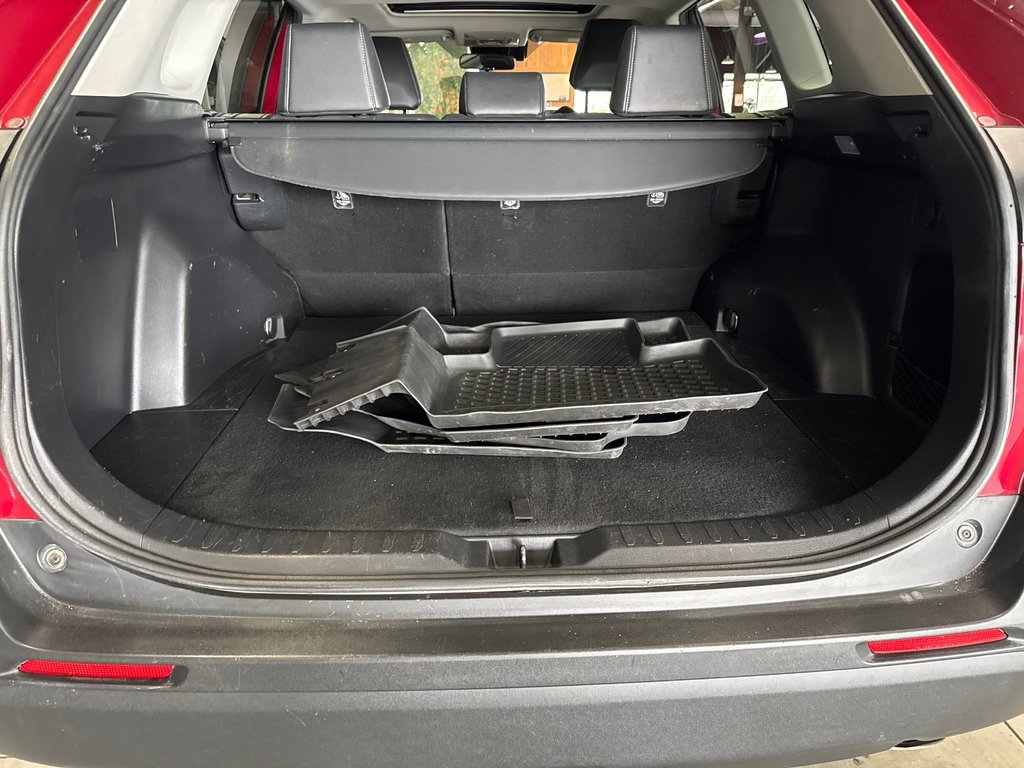 2020 Toyota RAV4 XLE PREMIUM in Saint-Jean-Sur-Richelieu, Quebec - 9 - w1024h768px