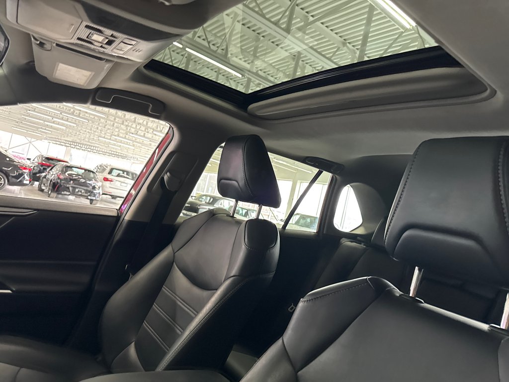 2020 Toyota RAV4 XLE PREMIUM in Saint-Jean-Sur-Richelieu, Quebec - 12 - w1024h768px