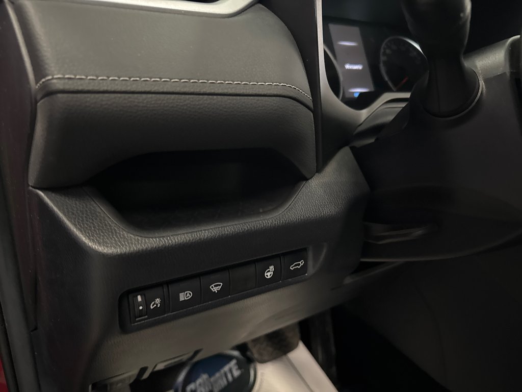 2020 Toyota RAV4 XLE PREMIUM in Saint-Jean-Sur-Richelieu, Quebec - 16 - w1024h768px