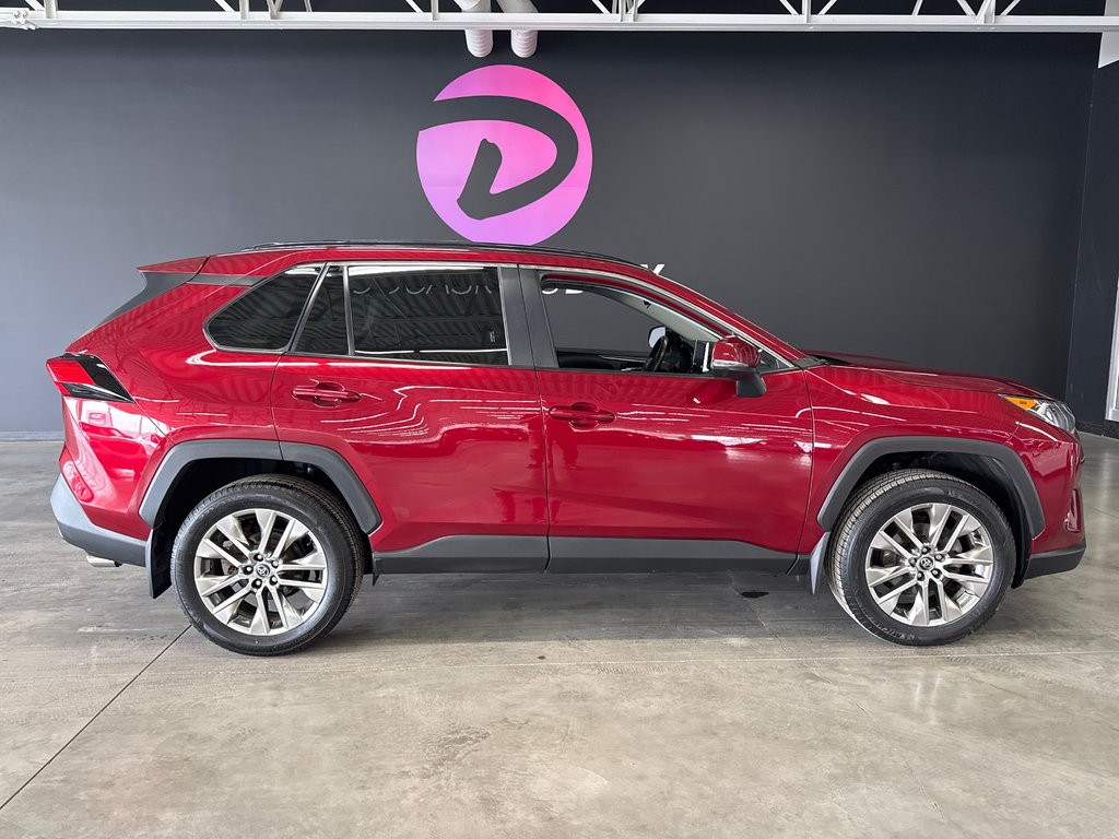 2020 Toyota RAV4 XLE PREMIUM in Saint-Jean-Sur-Richelieu, Quebec - 1 - w1024h768px