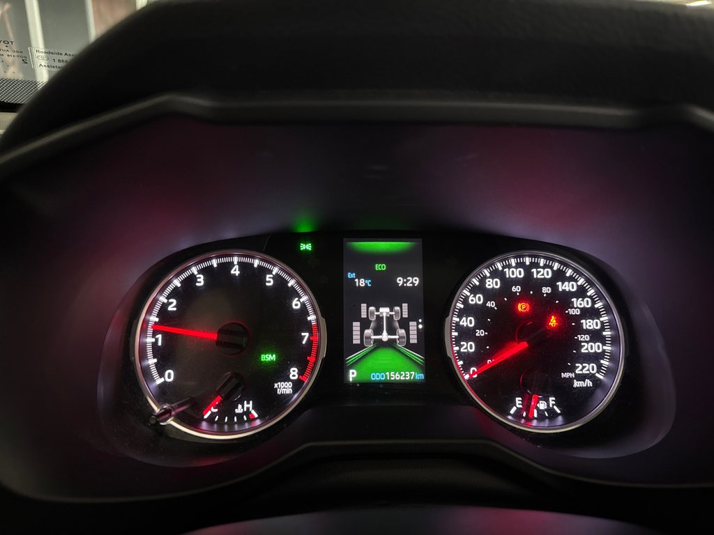 2020 Toyota RAV4 XLE PREMIUM in Saint-Jean-Sur-Richelieu, Quebec - 18 - w1024h768px