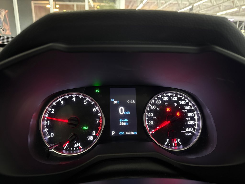 Toyota RAV4 XLE 2021 à Saint-Jean-Sur-Richelieu, Québec - 16 - w1024h768px
