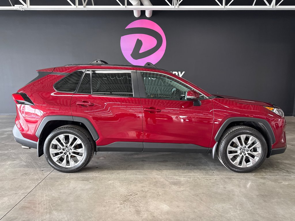 Toyota RAV4 XLE 2021 à Saint-Jean-Sur-Richelieu, Québec - 1 - w1024h768px
