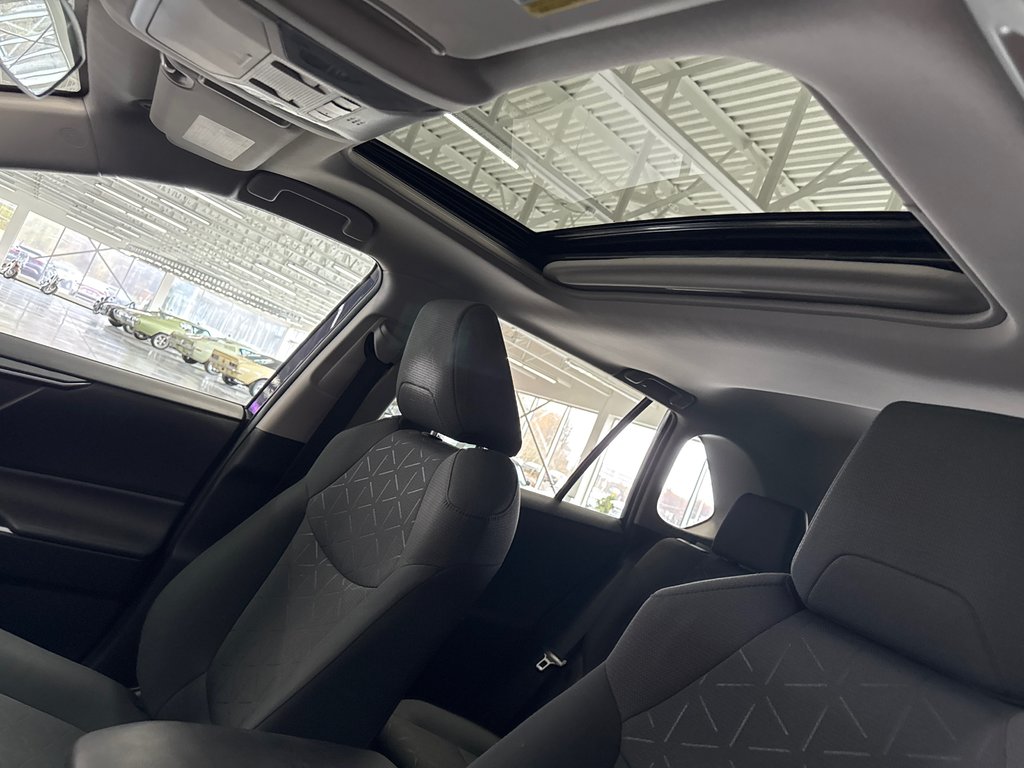 2021 Toyota RAV4 XLE in Saint-Jean-Sur-Richelieu, Quebec - 11 - w1024h768px