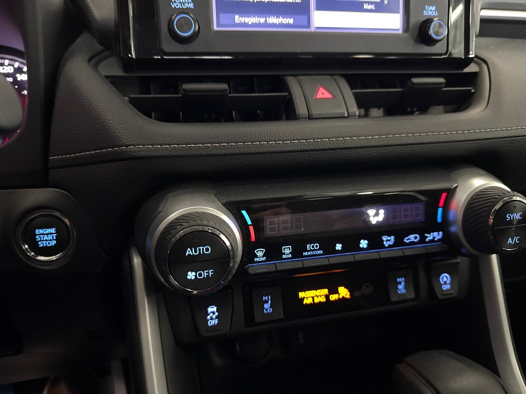 2021 Toyota RAV4 XLE in Saint-Jean-Sur-Richelieu, Quebec - 17 - w1024h768px