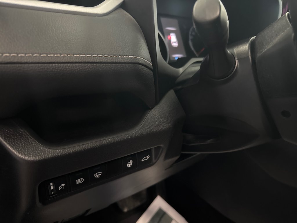 Toyota RAV4 XLE 2021 à Saint-Jean-Sur-Richelieu, Québec - 12 - w1024h768px
