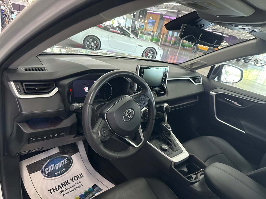 Toyota RAV4 Limited 2021 à Saint-Jean-Sur-Richelieu, Québec - 10 - w1024h768px