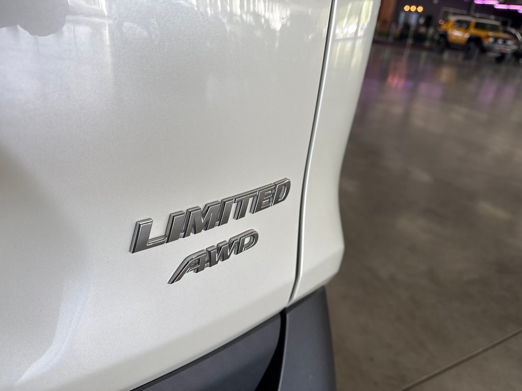 Toyota RAV4 Limited 2021 à Saint-Jean-Sur-Richelieu, Québec - 7 - w1024h768px