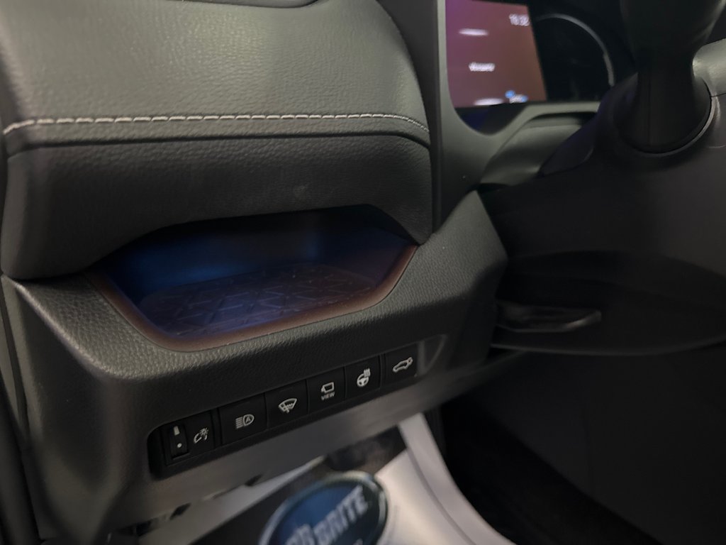 Toyota RAV4 Limited 2021 à Saint-Jean-Sur-Richelieu, Québec - 12 - w1024h768px