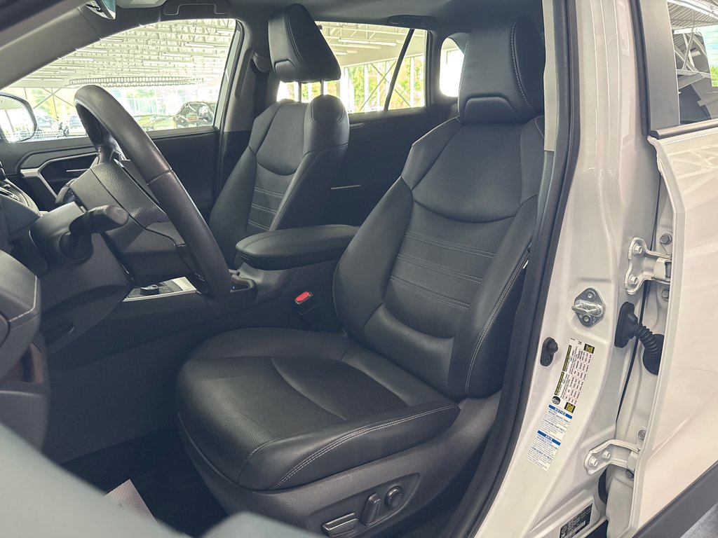 Toyota RAV4 Limited 2021 à Saint-Jean-Sur-Richelieu, Québec - 9 - w1024h768px