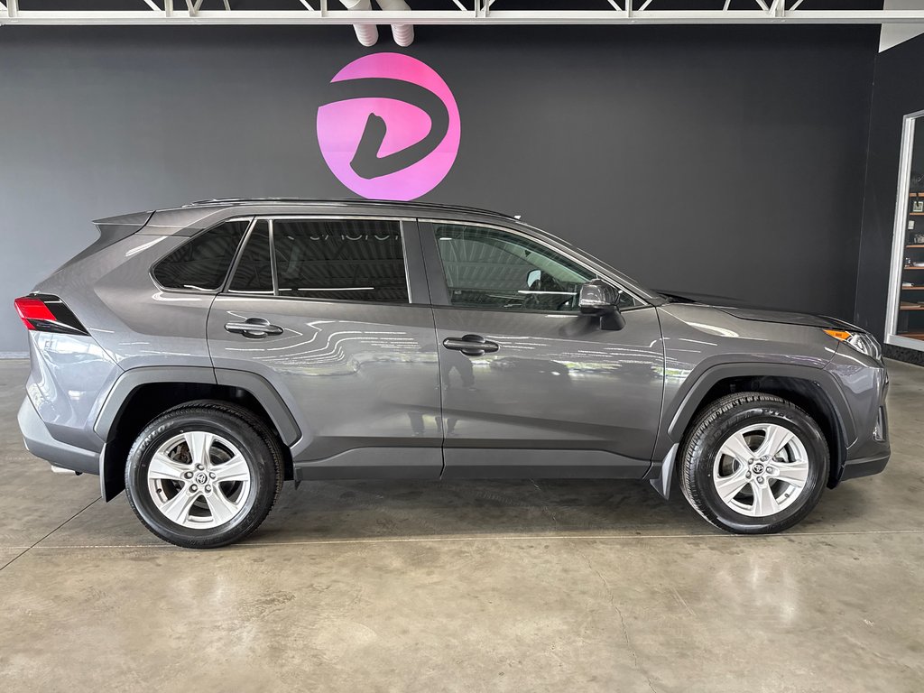 Toyota RAV4 XLE 2021 à Saint-Jean-Sur-Richelieu, Québec - 1 - w1024h768px