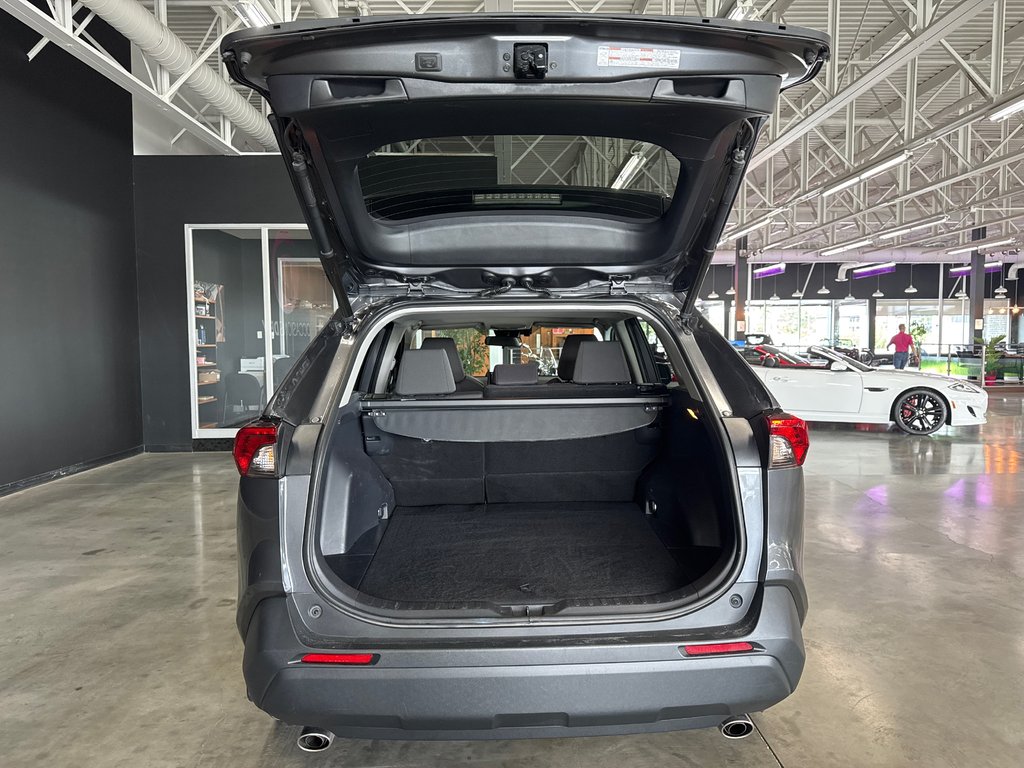 Toyota RAV4 XLE 2021 à Saint-Jean-Sur-Richelieu, Québec - 7 - w1024h768px