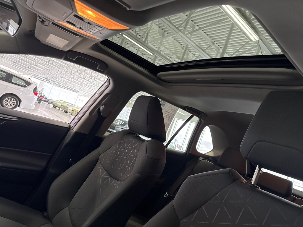 2021 Toyota RAV4 XLE in Saint-Jean-Sur-Richelieu, Quebec - 12 - w1024h768px