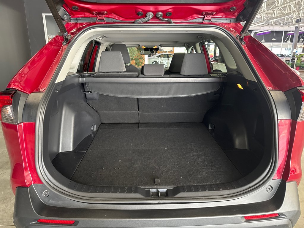 Toyota RAV4 XLE 2021 à Saint-Jean-Sur-Richelieu, Québec - 9 - w1024h768px