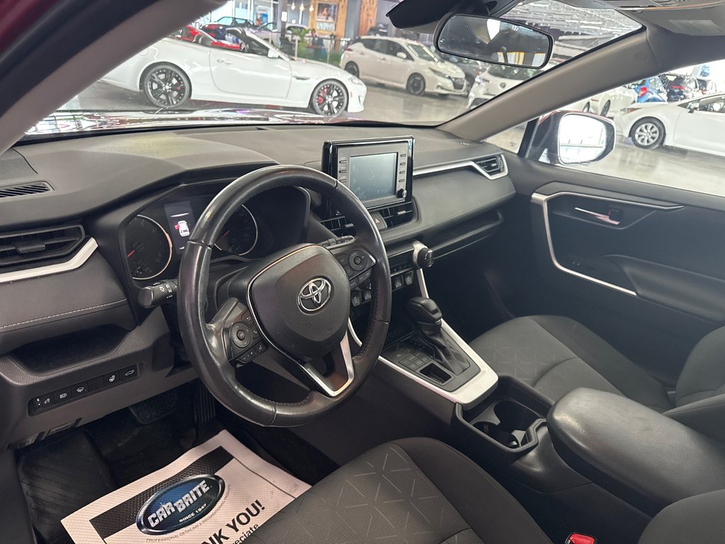 Toyota RAV4 XLE 2021 à Saint-Jean-Sur-Richelieu, Québec - 12 - w1024h768px