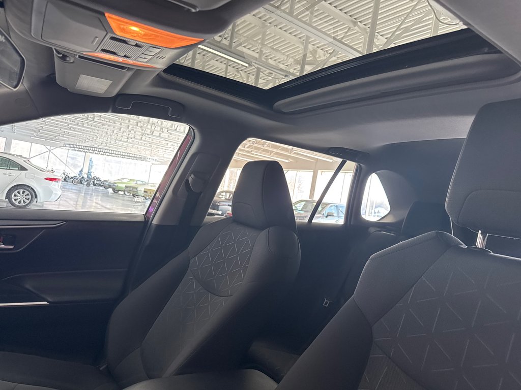 Toyota RAV4 XLE 2021 à Saint-Jean-Sur-Richelieu, Québec - 11 - w1024h768px