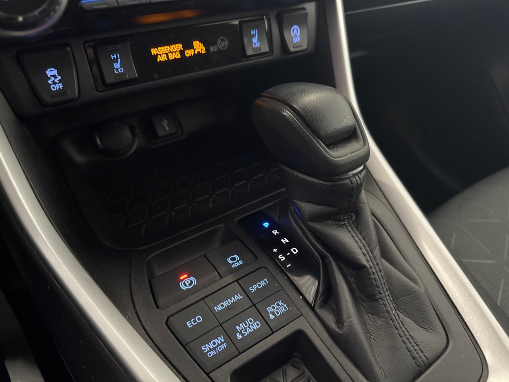 Toyota RAV4 XLE 2021 à Saint-Jean-Sur-Richelieu, Québec - 21 - w1024h768px