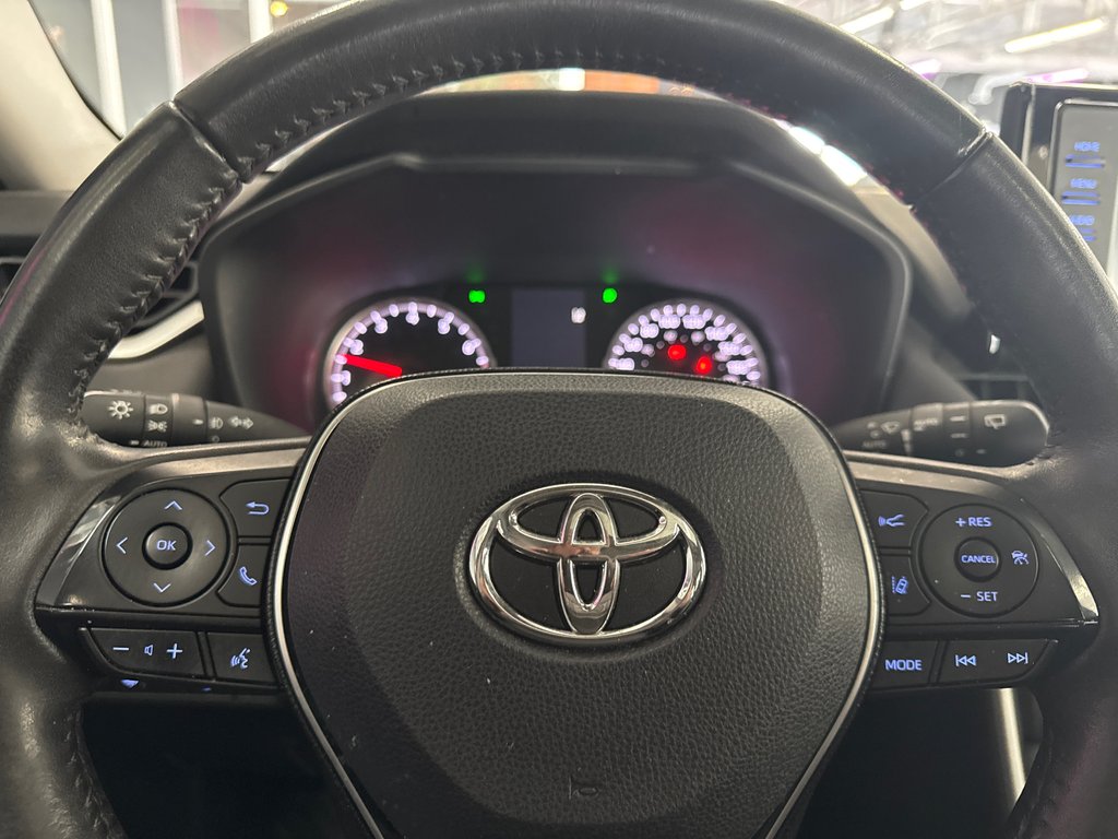 Toyota RAV4 XLE 2021 à Saint-Jean-Sur-Richelieu, Québec - 17 - w1024h768px