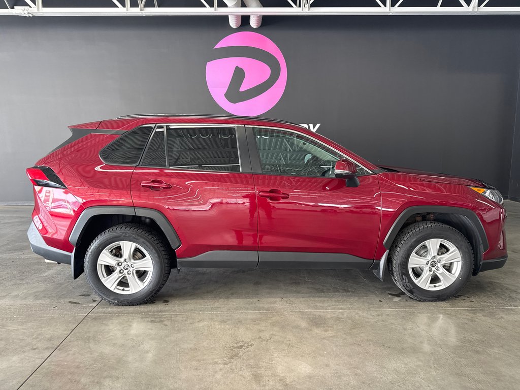 Toyota RAV4 XLE 2021 à Saint-Jean-Sur-Richelieu, Québec - 1 - w1024h768px