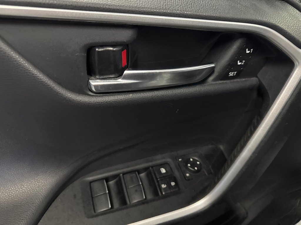 2021 Toyota RAV4 Hybrid Limited in Saint-Jean-Sur-Richelieu, Quebec - 16 - w1024h768px