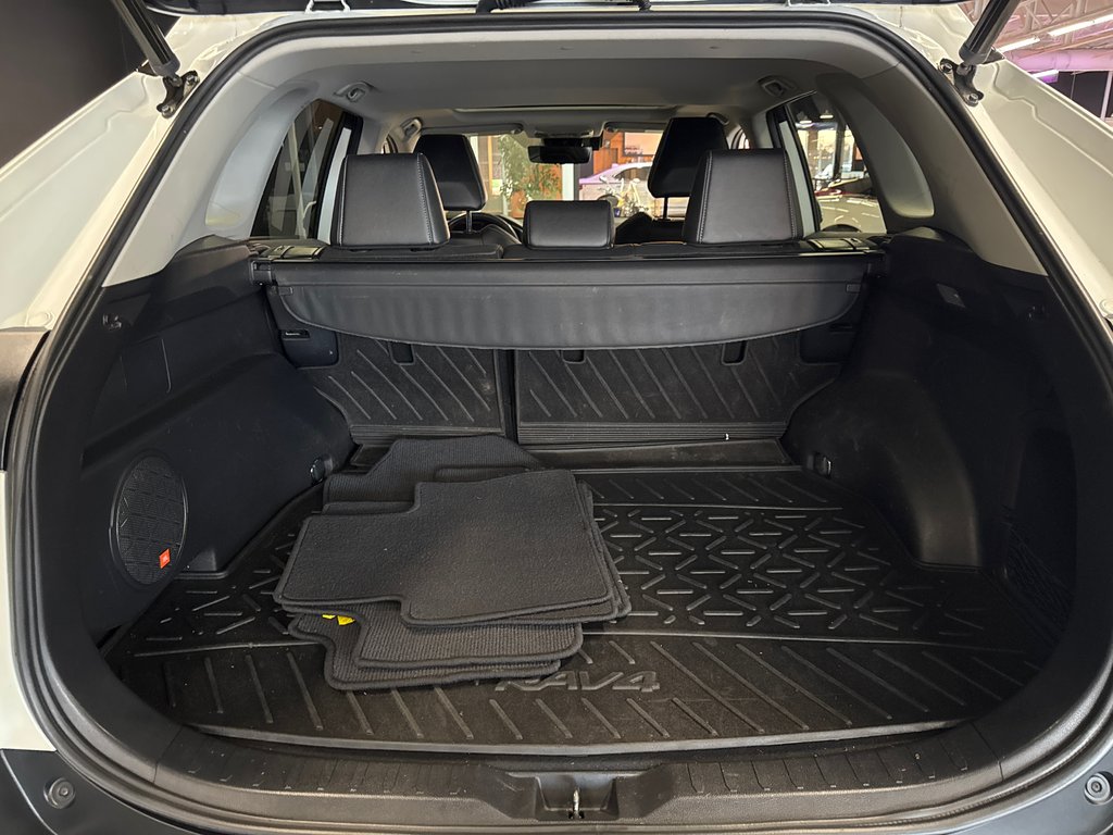 2021 Toyota RAV4 Hybrid Limited in Saint-Jean-Sur-Richelieu, Quebec - 10 - w1024h768px