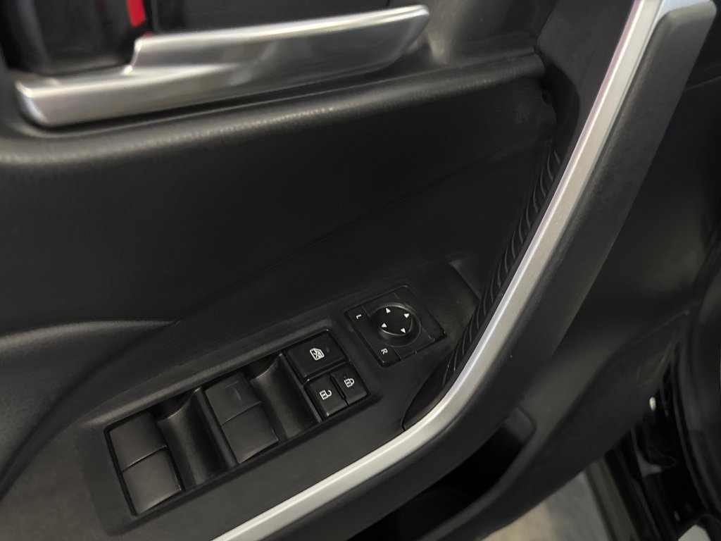 2021 Toyota RAV4 XLE in Saint-Jean-Sur-Richelieu, Quebec - 13 - w1024h768px
