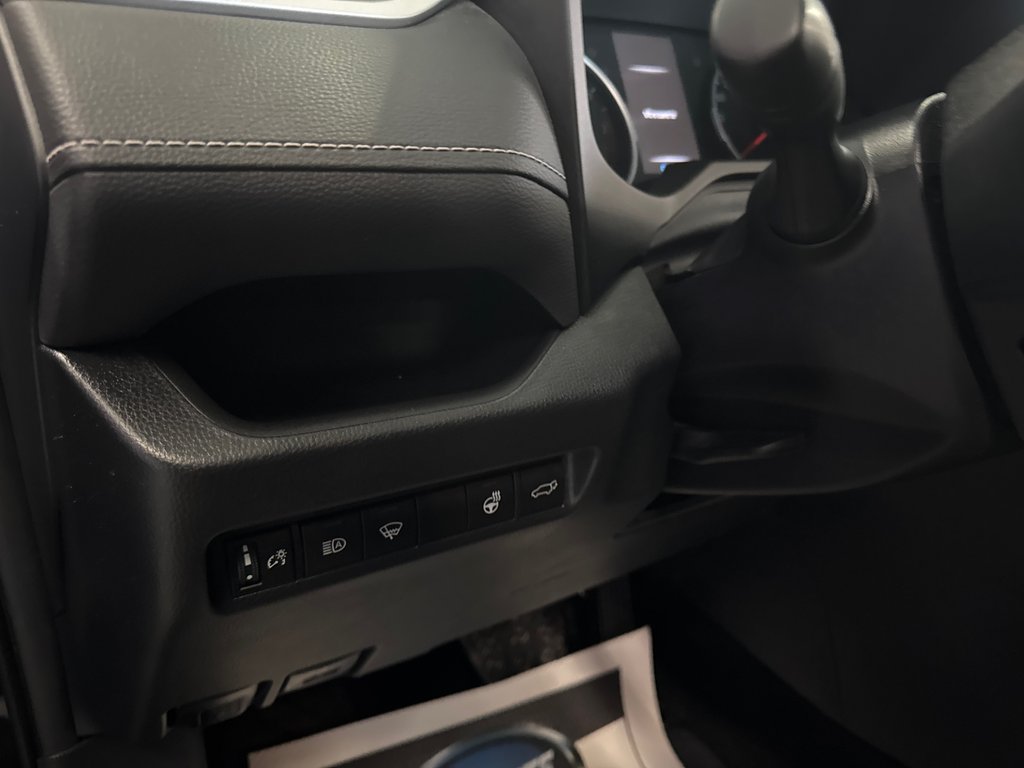 2021 Toyota RAV4 XLE in Saint-Jean-Sur-Richelieu, Quebec - 15 - w1024h768px