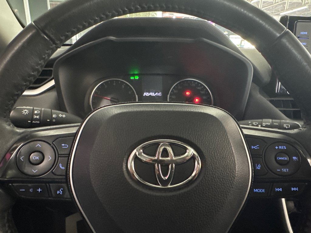 Toyota RAV4 XLE 2021 à Saint-Jean-Sur-Richelieu, Québec - 17 - w1024h768px