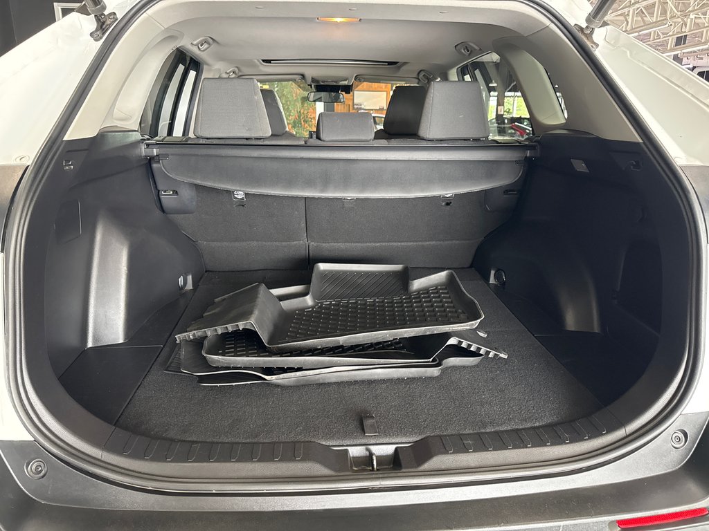 Toyota RAV4 XLE 2021 à Saint-Jean-Sur-Richelieu, Québec - 9 - w1024h768px