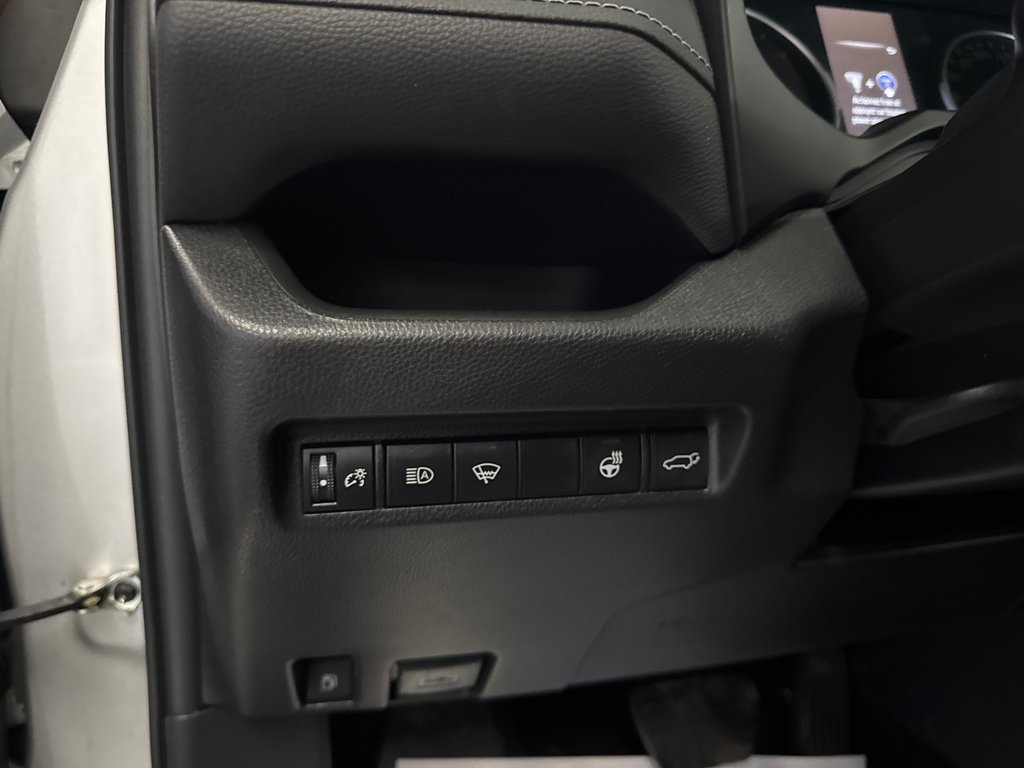 2022 Toyota RAV4 Hybrid XLE in Saint-Jean-Sur-Richelieu, Quebec - 16 - w1024h768px