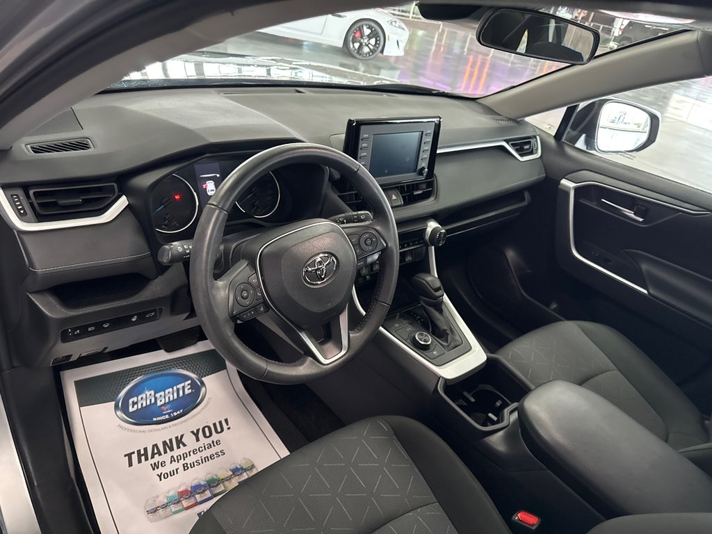 2022 Toyota RAV4 Hybrid XLE in Saint-Jean-Sur-Richelieu, Quebec - 14 - w1024h768px