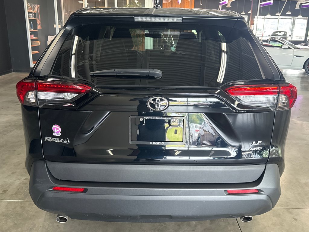 2022 Toyota RAV4 LE in Saint-Jean-Sur-Richelieu, Quebec - 9 - w1024h768px